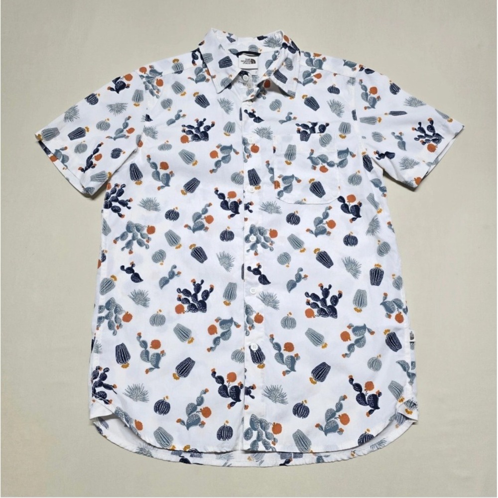 The North Face Men Small White Graphics Print Short Sleeve Button Down Shirt